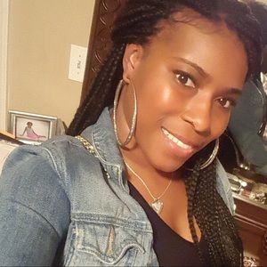 Meet your Posher, Dionna